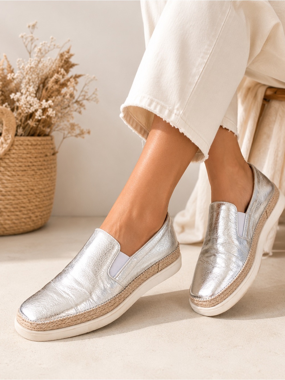 GENTLE SOULS By Kenneth Cole Etta Silver Espadrille Slip On Sneakers Casual 8